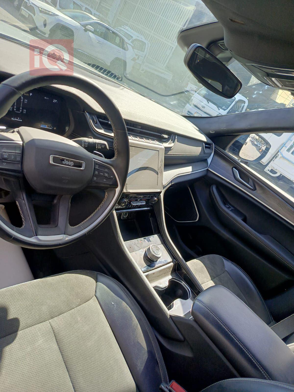 جیپ L گراند شیرۆکی